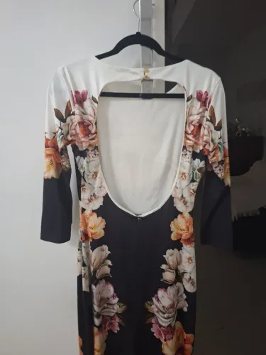 Vestido lança perfume