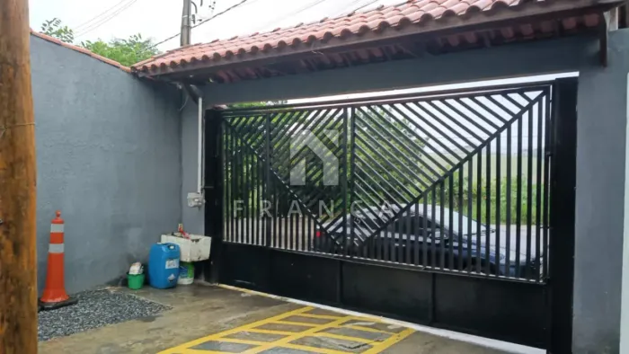 Ponto Comercial à Venda ou para Locação no Primeiro de Maio
