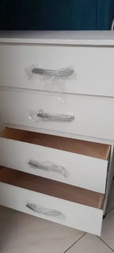 Cômoda usada em perfeito estado MDF