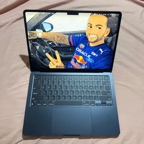 Macbook Air M2 16gb ram