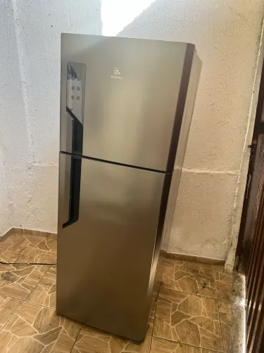 Geladeira Electrolux Semi-nova de luxo faço frete grátis 474 litros
