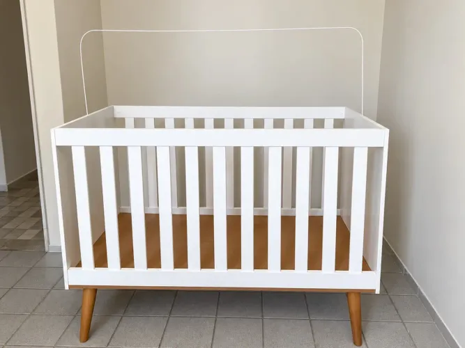 Berço padrão americano/ vira cama retrô