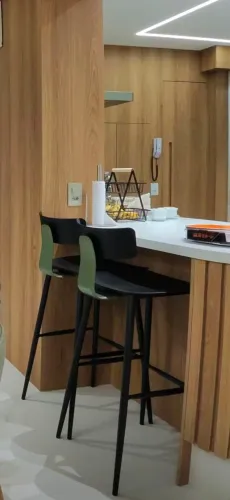 Banqueta para cozinha ou área de churrasqueira. 