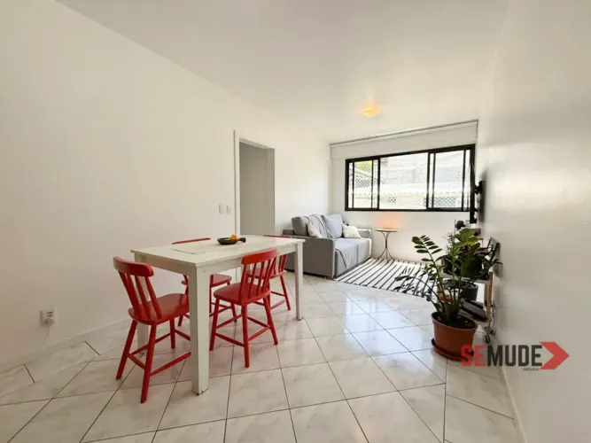 Imóvel para venda tem 60 m² com 2 quartos em Agronômica - Florianópolis - SC