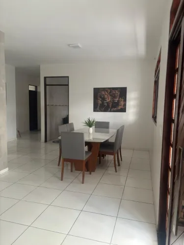 Alugo casa no Barro duro próximo ao Feitosa. Próximo do colégio adventista