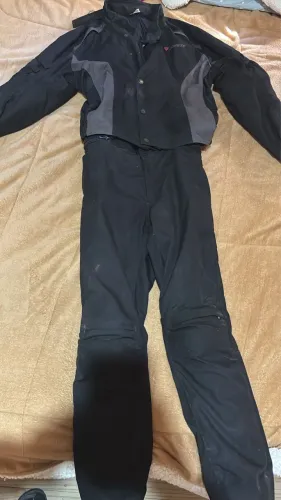 Calça e jaqueta moto dainese
