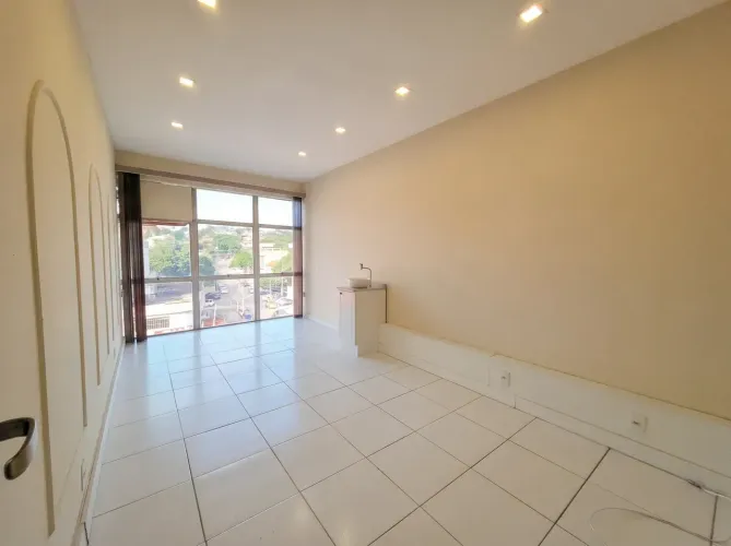 Sala/Conjunto para aluguel tem 30 metros quadrados