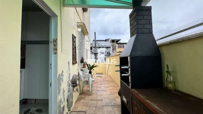 Apartamento Reformado Tipo Casa com Churrasqueira em Encantado! RO01X