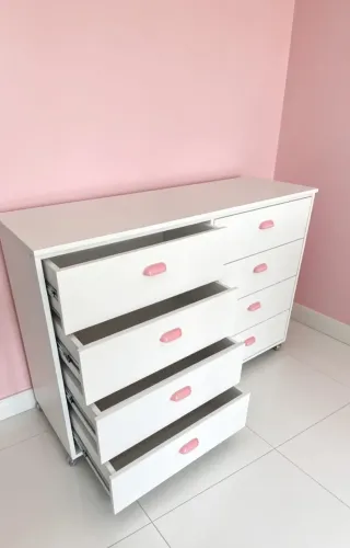 COMODA 8 GAVETAS COM RODINHAS EM MDF 