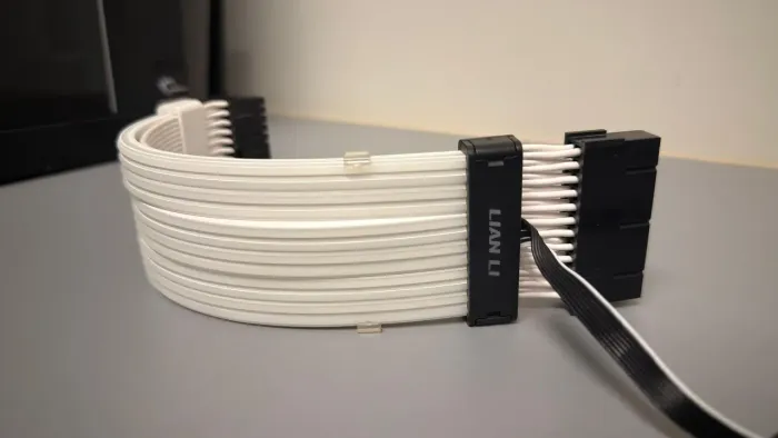 Cabo Lian li strimmer plus v2 (24 pinos) semi-novo Premium