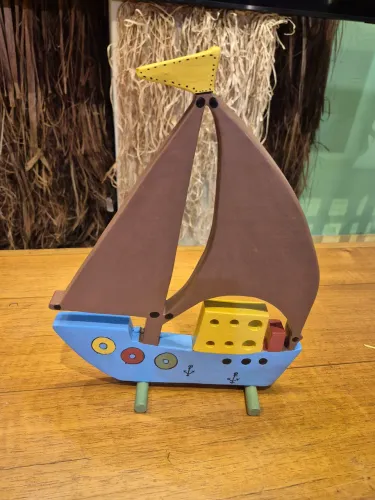 Barco em madeira