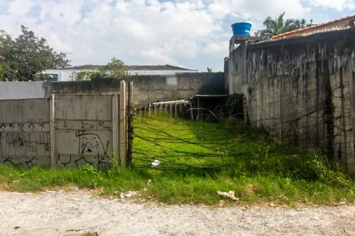 Terreno na Praça Doutor Raul Borges da Rocha, 854 302 m²