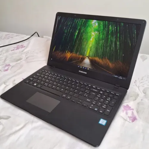 Notebook Samsung Core i3 | HD 1TB | 4GB RAM | Windows 10 - Ótimo Estado