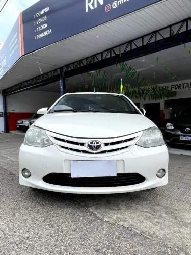 Toyota Etios X Sedan 1.5 Flex 16V 4P Mec. 2015