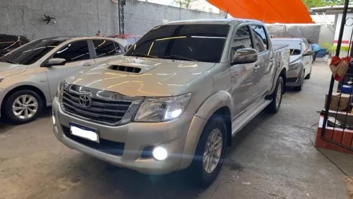 Toyota Hilux CD SRV D4-d 4X4 3.0 TDI Diesel AUT 2013
