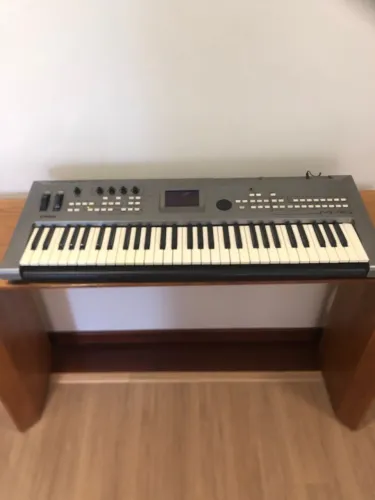 Sintetizador teclado YAMAHA MM6 pouco usado