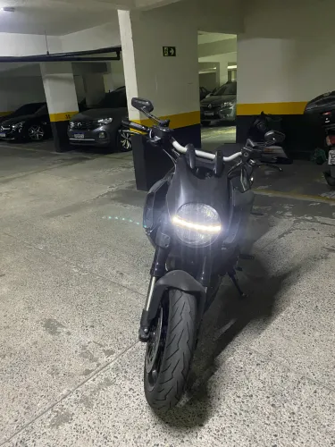 Ducati Diavel 2013
