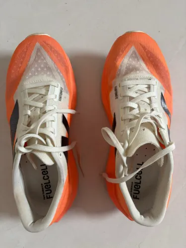 Tênis de corrida - NEW BALANCE REBEL V4