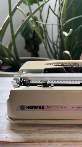 Hermes Baby creme fonte bastão