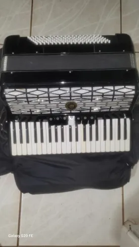 Acordeon maestrina 120 baixos