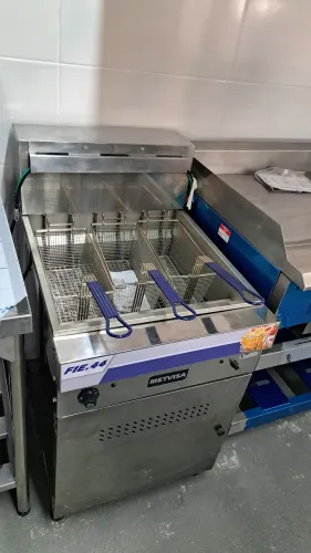 Ac fritadeira Industrial 44 litros alta produção