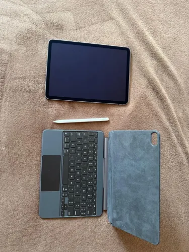 iPad Air M3 + Magic Keyboard + Apple Pencil Pro | Completo | Estado de novo