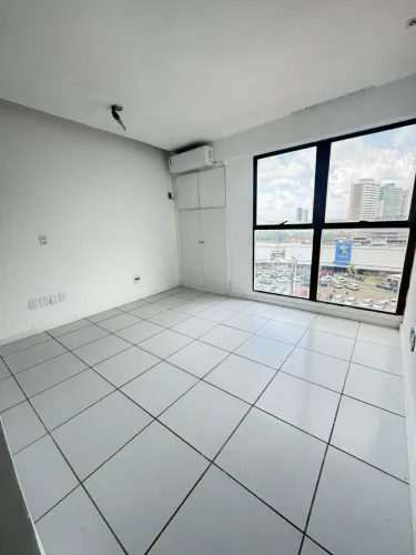 VENDO SALA EDIFICIO MULTIEMPRESARIAL