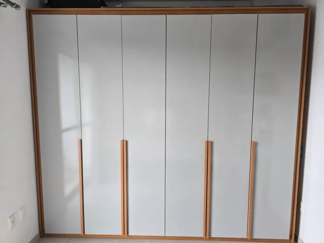 Guarda-roupa casal 6 portas