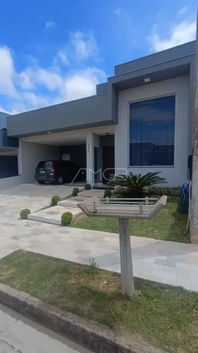 Casa á Venda em Condomínio com 3 quartos sendo 1 Suíte em Hortolândia