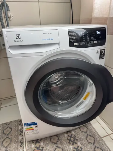 Máquina Electrolux 11 kg Inverter LFE11
