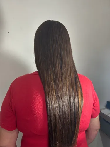 ? Tratamento ideal para reduzir frizz, alinhar os fios e devolver a maciez.