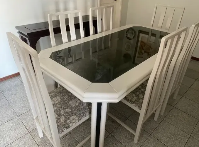 Mesa de jantar com cadeiras - 6 lugares