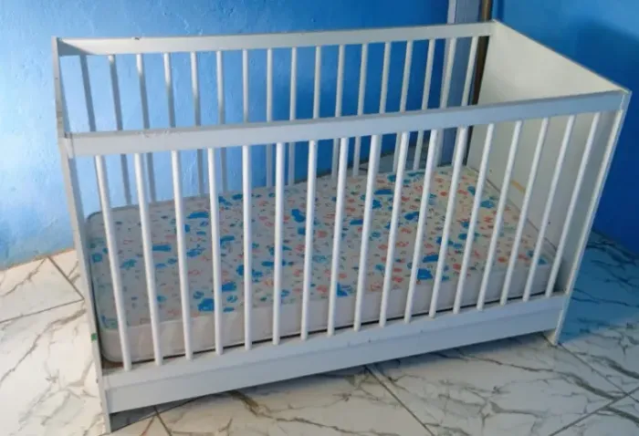 Berço Semi - novo, ótimo estado, no preço!