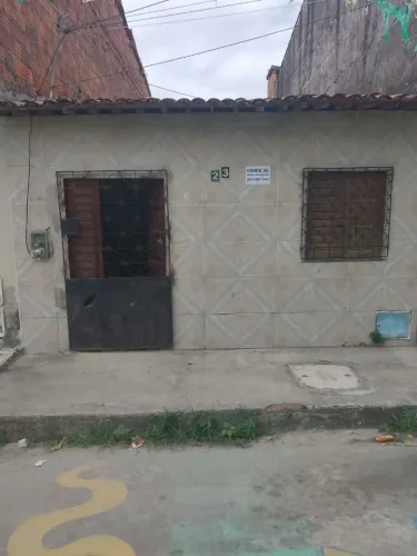 Vende-se casa muito boa.