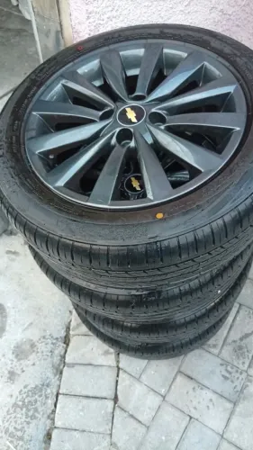 Rodas de liga leve com Pneus novos (Conjunto completo)