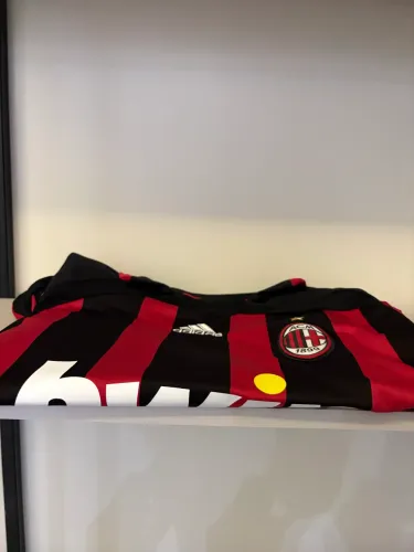 Camisa Milan 2008 retrô do Kaká, primeira linha