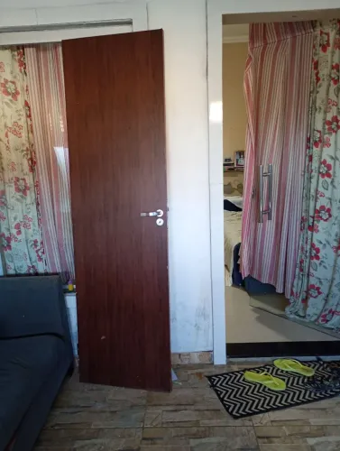 Porta de quarto com fechadura tamanho 60