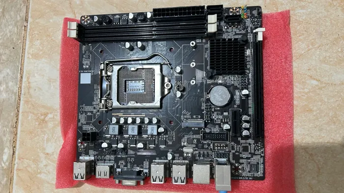 VENDO PLACA MÃE H61