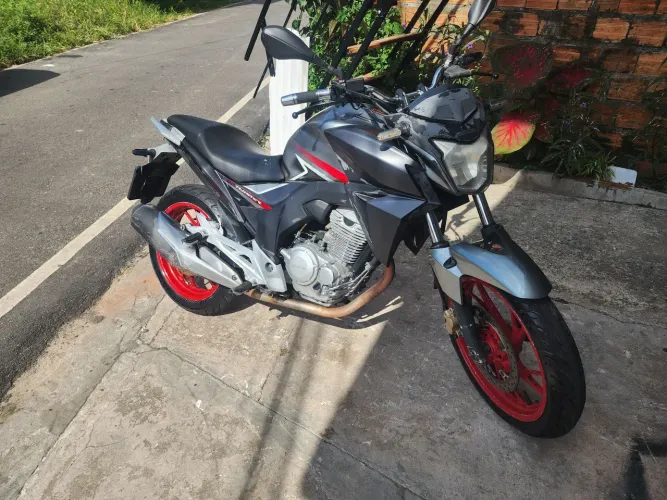 Vendo CB Twister 250f 2018.