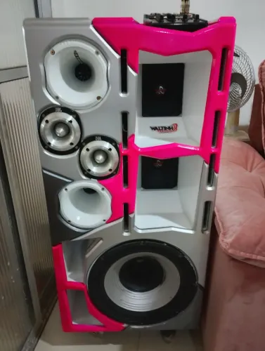 Vendo excelente caixa Bob