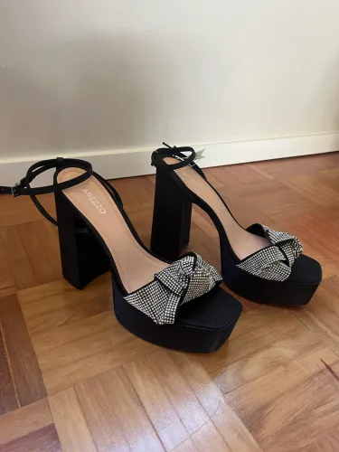 Sandália plataforma preta strass - Arezzo 37