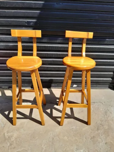Banquetas altas de madeira maciça