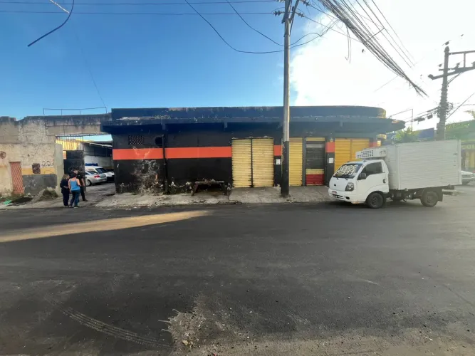 Vendo ou alugo 1 loja e 1 galpao