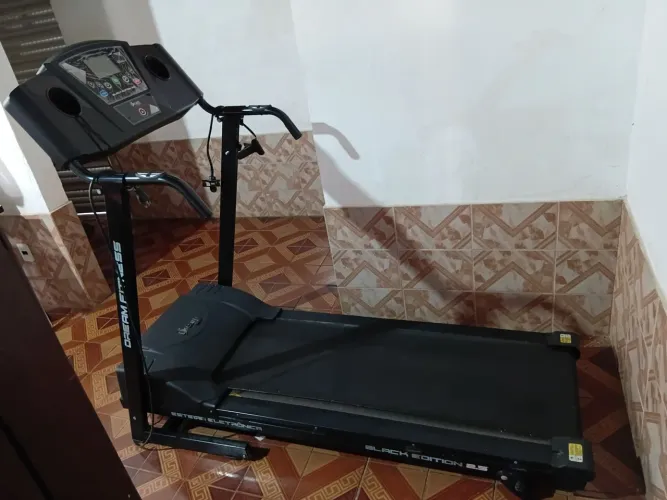 Esteira Ergométrica Dream Fitness Black Edition