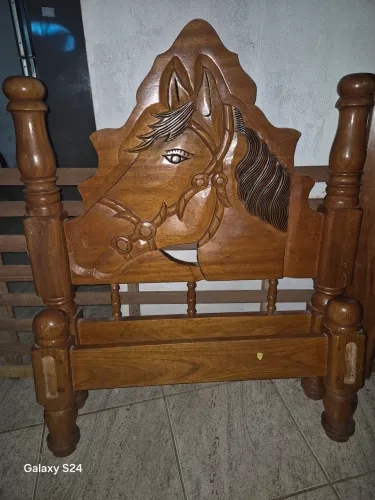 Cama de Madeira