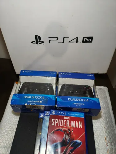 Ps4 PRO + 2 controles Originais, 3 jogos, todos os cabos, caixa e lacre do aparelho