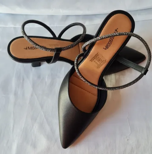 Sapato Scarpin Mississipi<br>Preto com Strass - Tam 37<br>(Usado 1 vez)