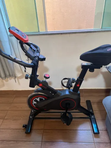 Bicicleta ergométrica novinha