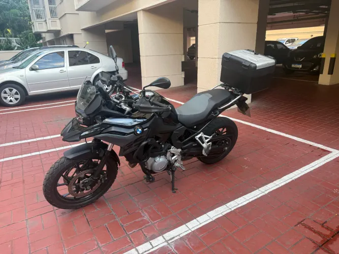 BMW F 750 GS Premium 2023/24 | 25.400 km | Baú | Impecável | Oportunidade