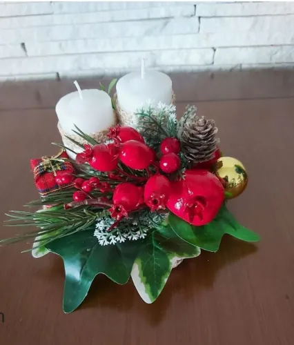 Arranjo de mesa de natal - com duas velas